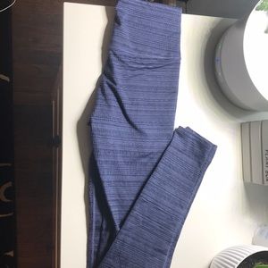 Athleta Textured Leggings 💜💙